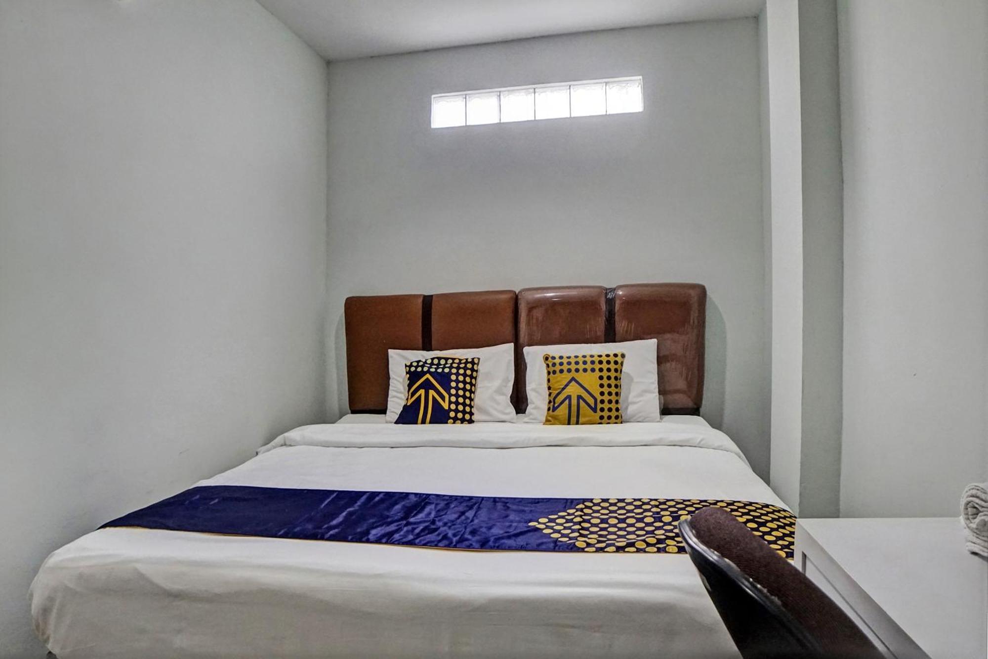Spot On 92822 Finest House Near Amplas Bus Terminal Medan Ngoại thất bức ảnh