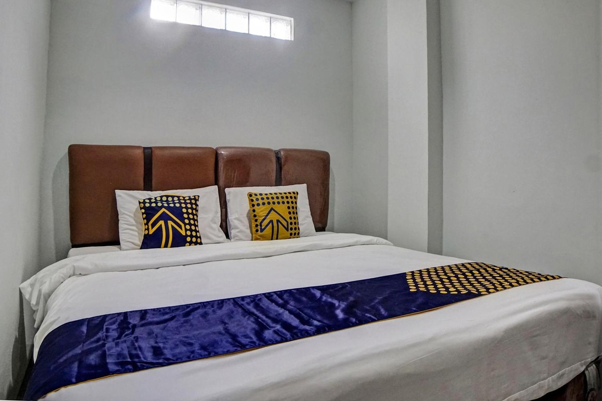 Spot On 92822 Finest House Near Amplas Bus Terminal Medan Ngoại thất bức ảnh