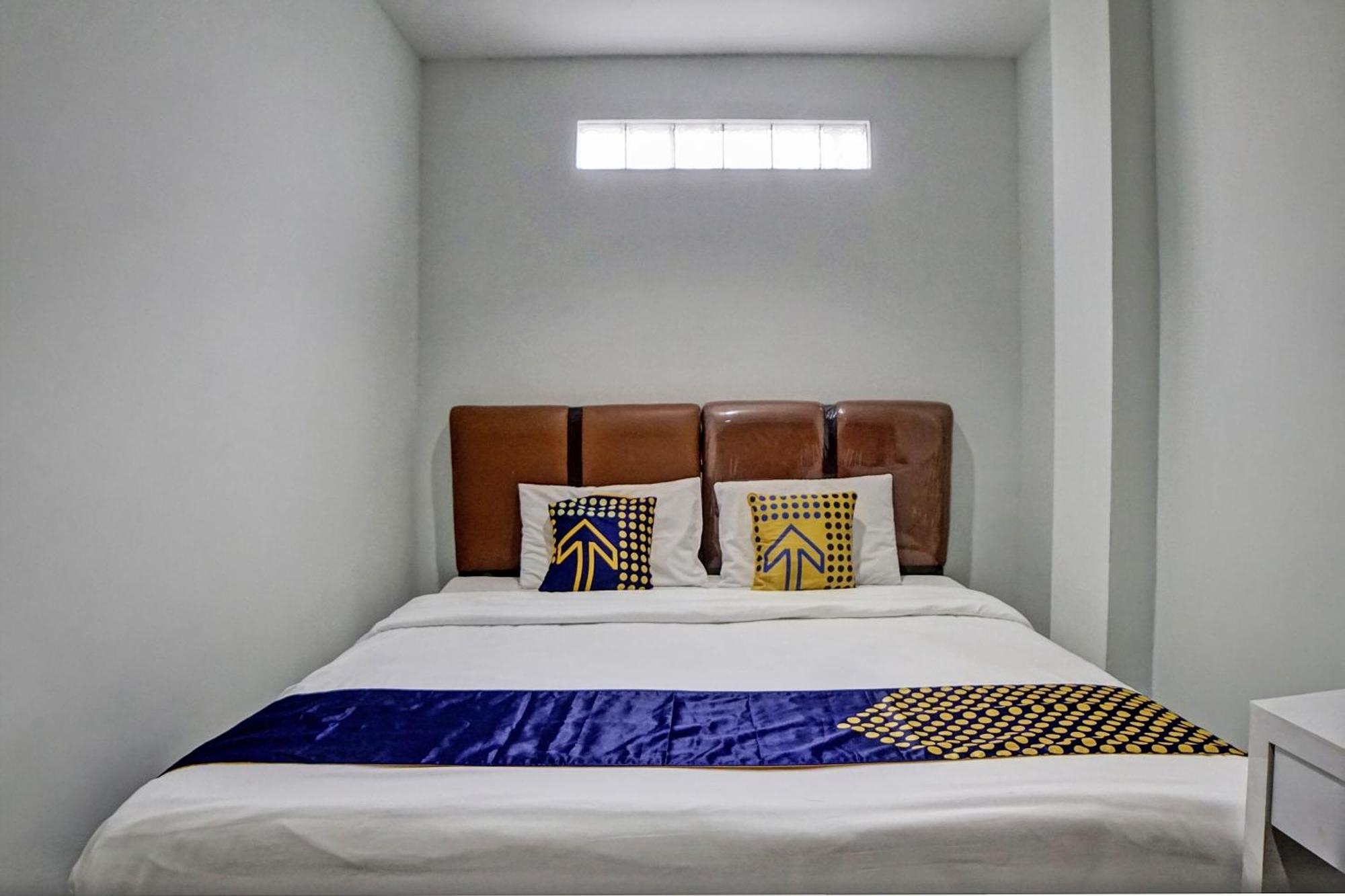 Spot On 92822 Finest House Near Amplas Bus Terminal Medan Ngoại thất bức ảnh