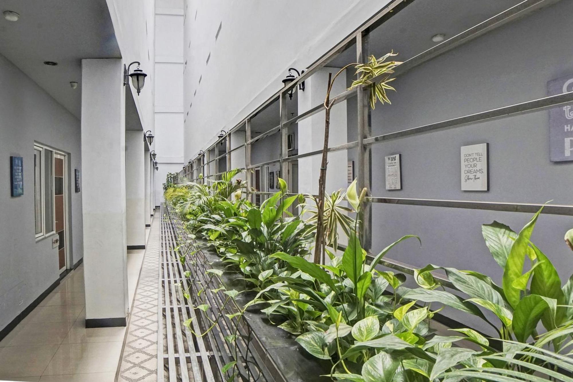 Spot On 92822 Finest House Near Amplas Bus Terminal Medan Ngoại thất bức ảnh